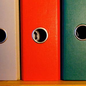 Constituziuns regiunalas e communalas