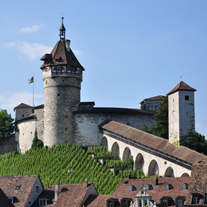 Il Munot e sias tradiziuns