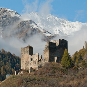 Dal refugi al chastè feudal Dal refugi al chastè feudal